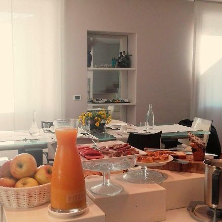 Largo Fileni 7 Bed & Breakfast ซัน เบเนเดตโต เดล ตรอนโต ภายนอก รูปภาพ